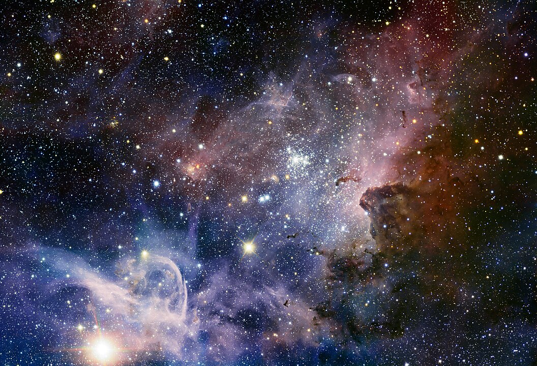 Nebula Carina yang ditangkap oleh Teleskop Luar Angkasa Hubble. Medium antar bintang terlihat di sini.